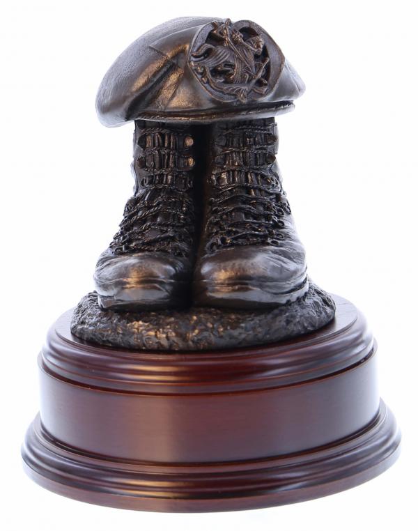 Boots and Beret 43 BVE Cavalerie brons